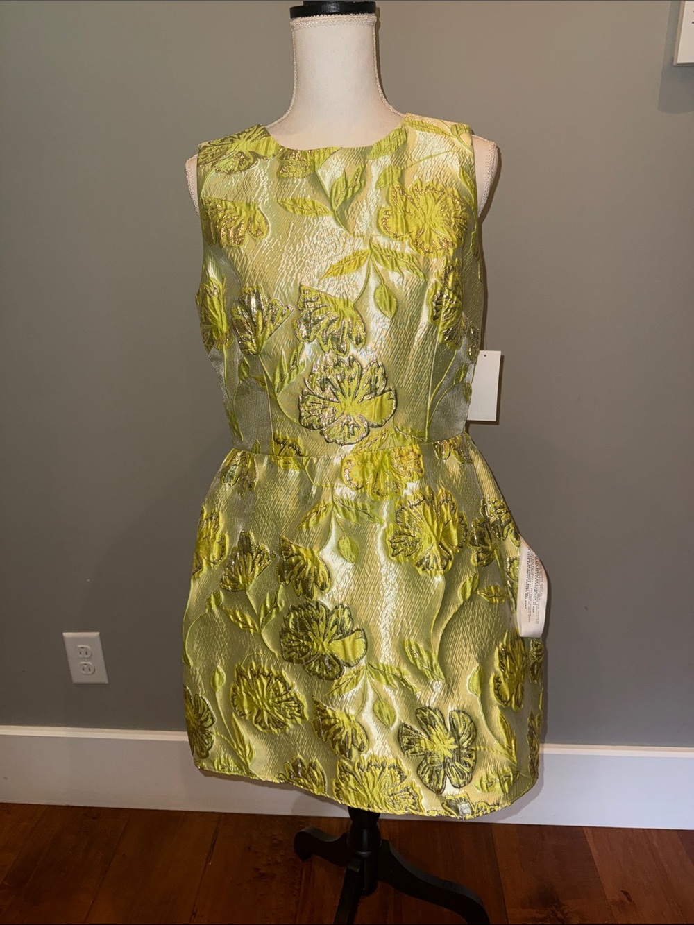 Dress the population party special occasion dress NWT metallic green floral